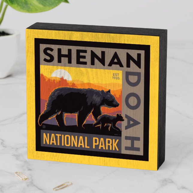 Shenandoah National Park | Mama Bear & Cubs Wooden Box Sign (In Situ Horizontal)