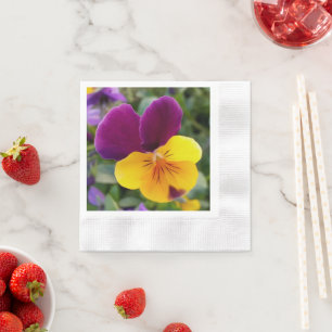 Shining pansies napkins