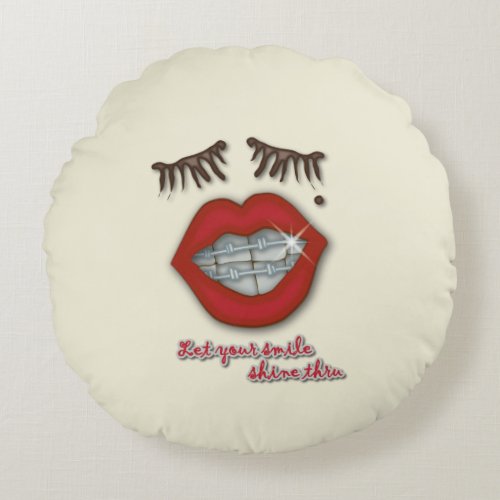 Shiny Braces Red Lips Mole and Thick Eyelashes Round Pillow