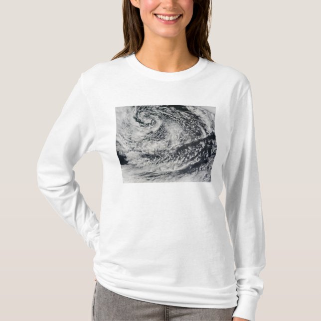 Ship-wave-shaped wave clouds 2 T-Shirt (Front)