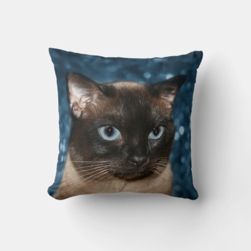 Siamese cat face throw pillow