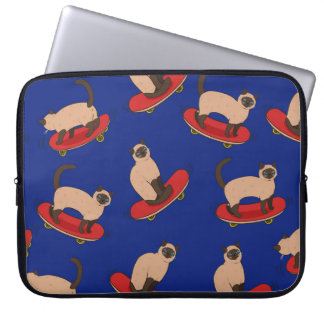 Siamese Cats Skateboards: Vintage Pattern Laptop Sleeve