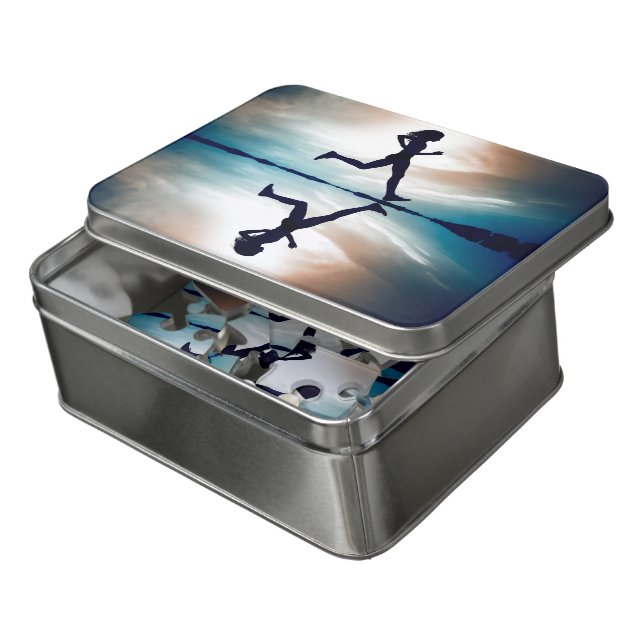 silhouette of a running girl jigsaw puzzle (Lid Open)