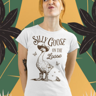 Silly Goose On The Loose - Vintage-Style Design T-Shirt