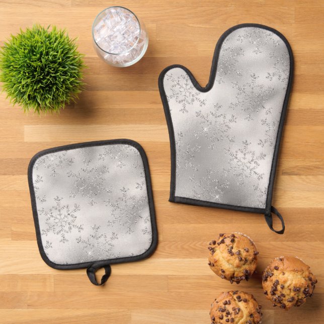 Silver Glitter Glitzy Snowflakes Oven Mitt & Pot Holder Set (Top Down)