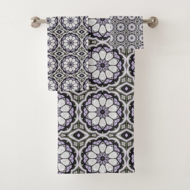 Silver Grey and Lilac Floral Pattern Bath Towel Set (Insitu)