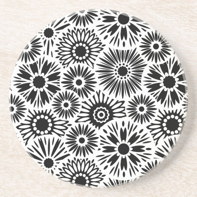 Simple Black White Retro 70s Graphic Daisy Pattern Coaster (Front)