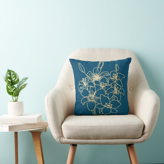 Simple Chic Floral Throw Pillow (Chair)