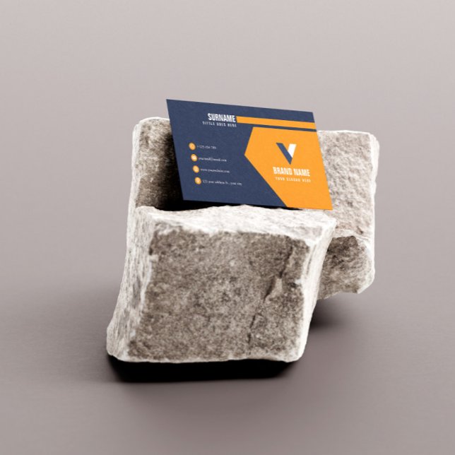 Simple Creative Modern Elegant Business Card (Creator Uploaded)