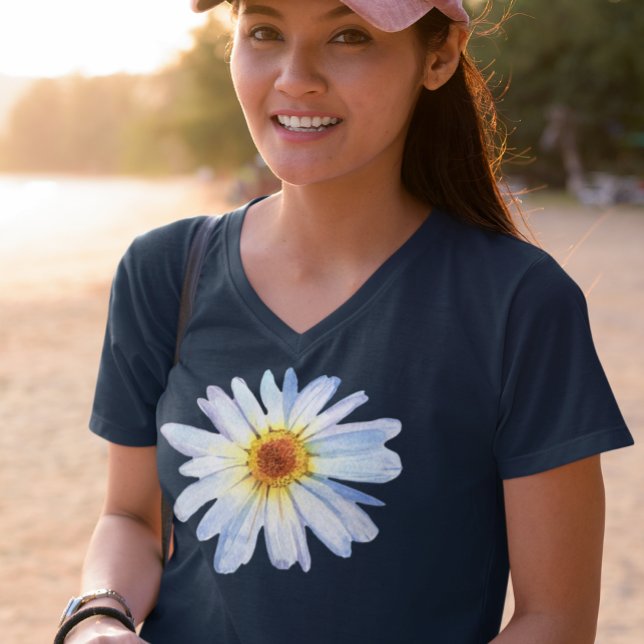 Simple Daisy Watercolor Flower T-Shirt (Creator Uploaded)