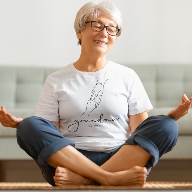 Simple Established Grandma T-Shirt (Creator Uploaded)