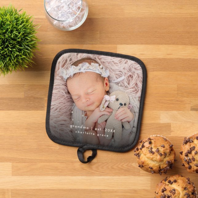 Simple Grandma Year Established New Baby Photo Pot Holder (Top Down)