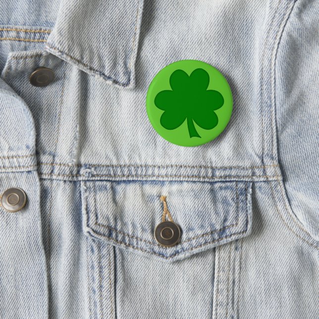 Simple Green Shamrock St Pats Day Button (In Situ)