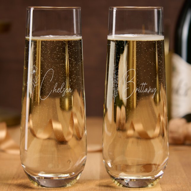 Simple Modern Personalized Bridesmaid Floral Stemless Champagne Flute (Personalized Bridesmaid Stemless Champagne Flutes, Chic Modern Script, Wildflower, Floral, Drinkware)