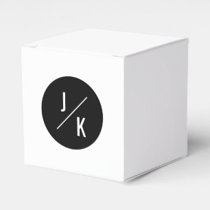 Simple monochrome circle wedding favor box