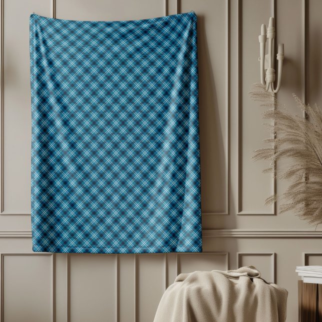 Simple Navy and Blue Plaid Blanket Every Season (Simple Navy and Blue Plaid Blanket Every Season)