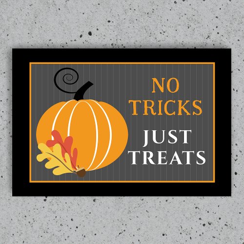 Simple Pumpkin Fall Leaves Halloween Doormat