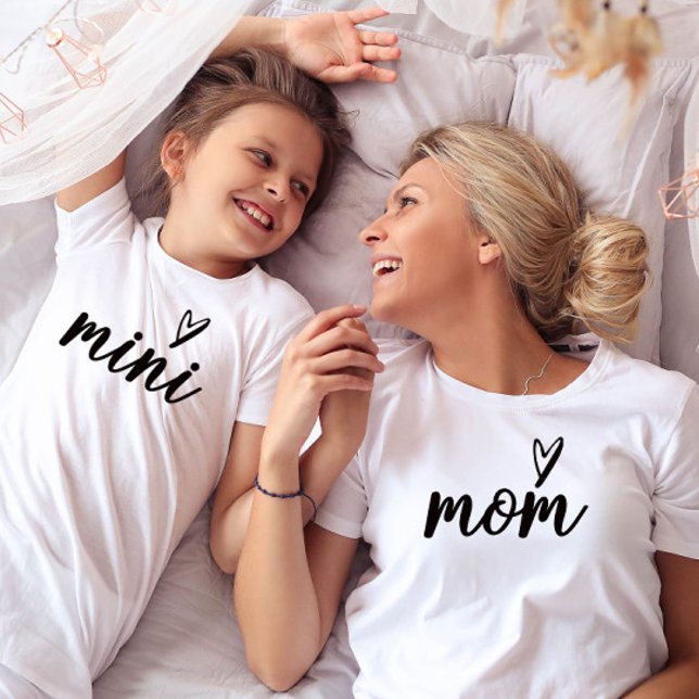 Simple script mom's mini heart T-Shirt (Creator Uploaded)