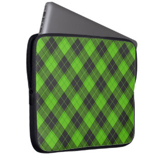 Simple tartan diagonal pattern in dark green laptop sleeve