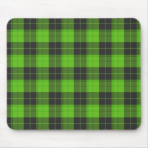 Simple tartan pattern in dark green mouse pad