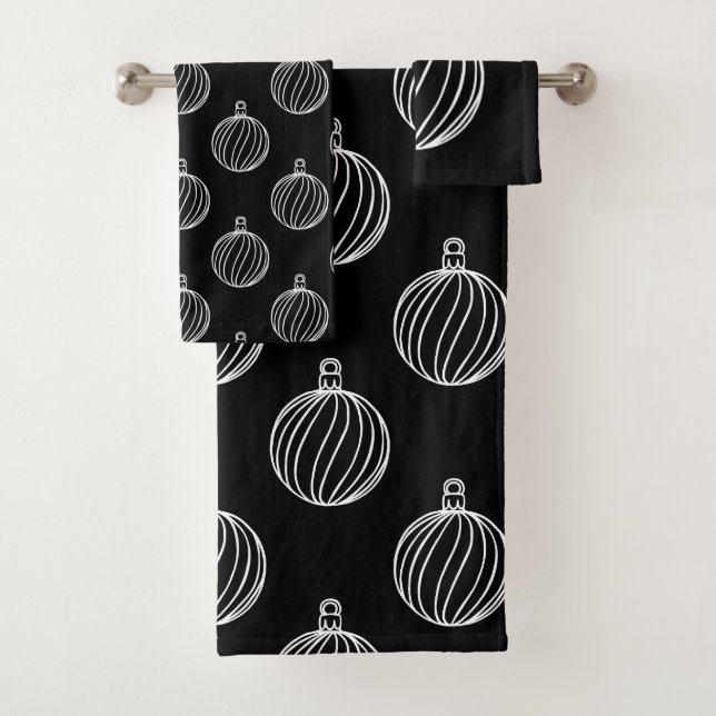 Simply Christmas Collection - Bauble Bath Towel Set (Insitu)