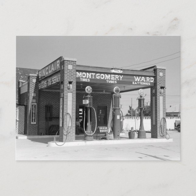 Sinclair Gas Station, 1939 Postcard (Front)