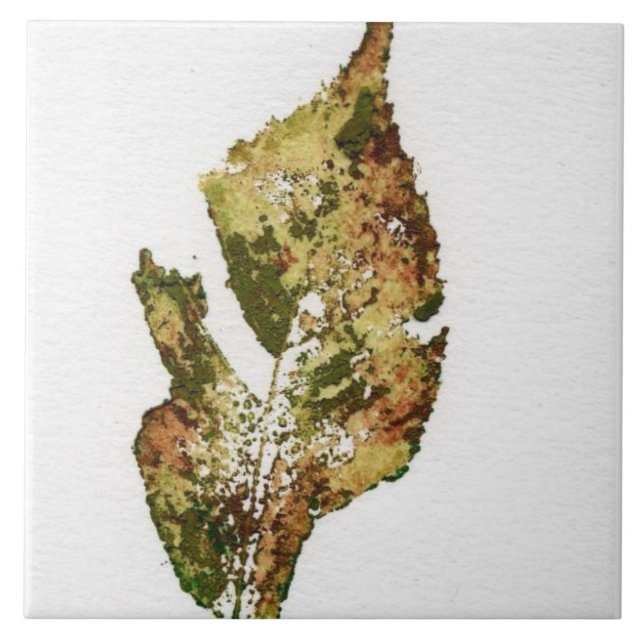 Single autumn leaf printed in realistic greens ceramic tile (Front)