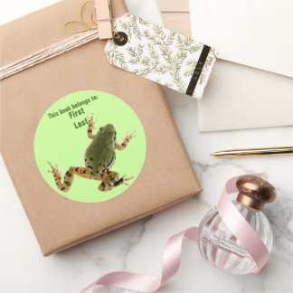 Single Green Climbing Frog Photograph Custom Classic Round Sticker