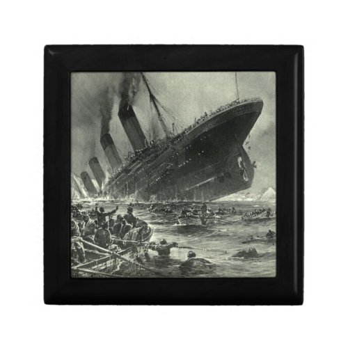 Sinking RMS Titanic Gift Box