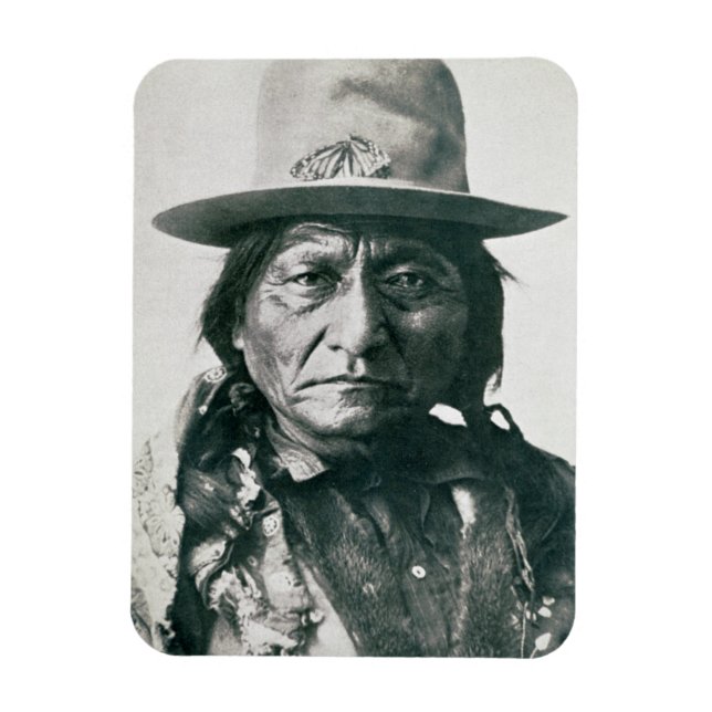 Sitting Bull (1831-1890) (b/w photo) Magnet (Vertical)