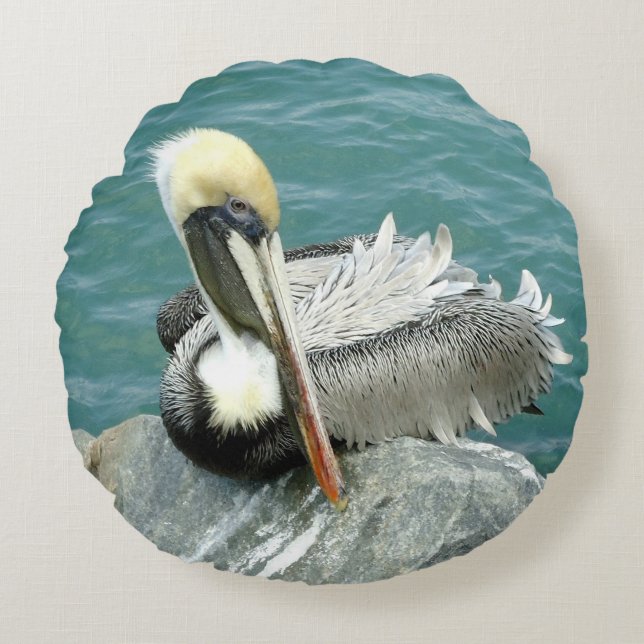 Sitting Pelican Round Pillow (Front)