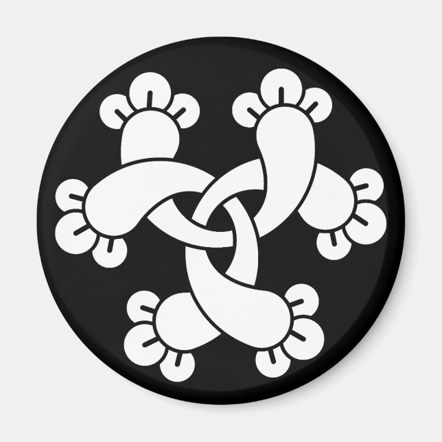 Six interlocking cloves magnet (Front)