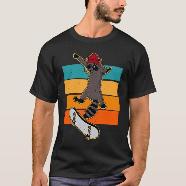 Skateboard raccoon stunts skate hall skater roller T-Shirt (Front)