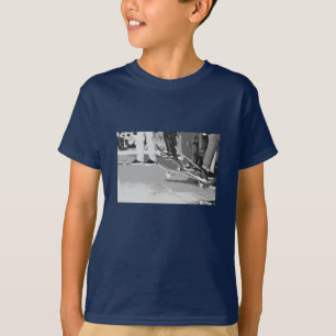 skateboard skate park graffiti black graphic T-Shirt