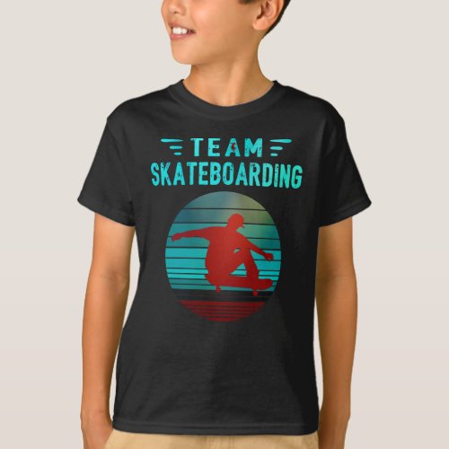 Skateboard Skater Vintage Gift halfpipe T_Shirt