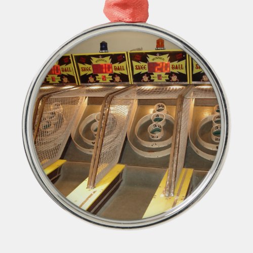 SKEE BALL METAL ORNAMENT