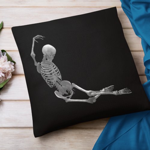 Skeleton  Halloween Decoration   Throw Pillow