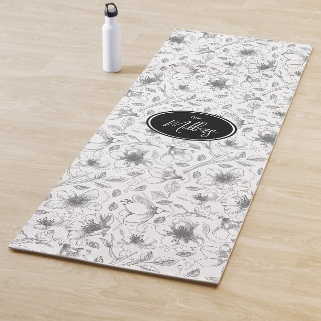 Sketched Floral Outline Pattern Gray/Wht ID939 Yoga Mat (In Situ)