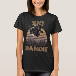 Ski Bandit Raccoon Retro Sunset Skiing Animal Funn T-Shirt