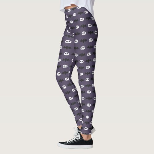 Skull and Bat Halloween Pattern Purple Leggings