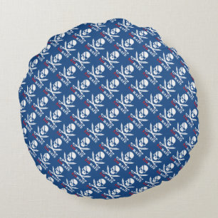 Skull and the pirate sabers round pillow