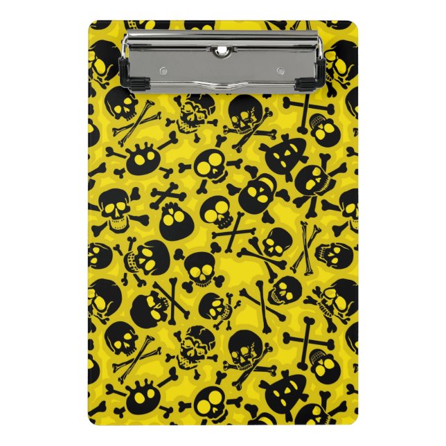 Skull & Crossbones Pattern Mini Clipboard (Front)
