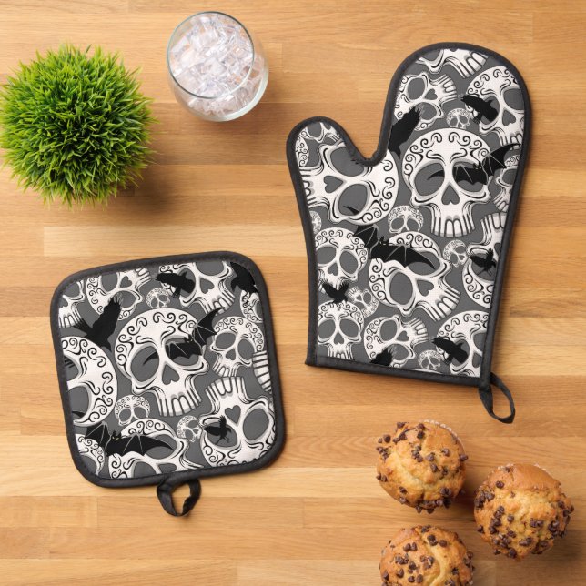 Skull Halloween Decorative Calaveras Oven Mitt & Pot Holder Set (Top Down)