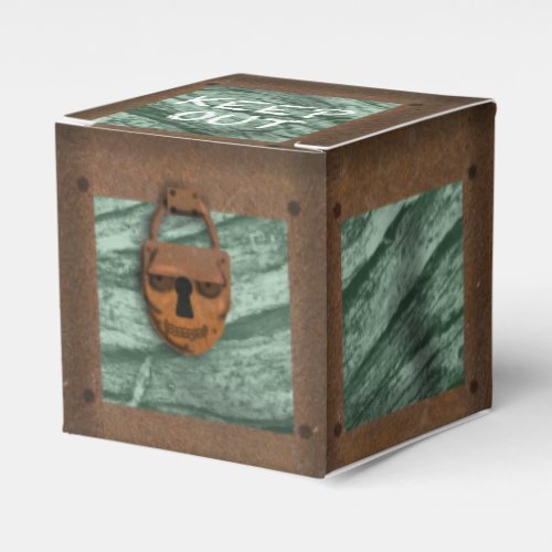 SKULL PIRATE TREASURE CHEST by Slipperywindow Favor Boxes