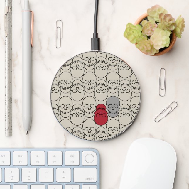 Skulls - Bone White and Bat Black  Wireless Charger (Desk)