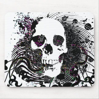 skullz. straight twisted arrows. mouse pad