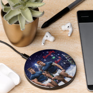 SlipperyJoe's decorated snow-covered Christmas tre Wireless Charger