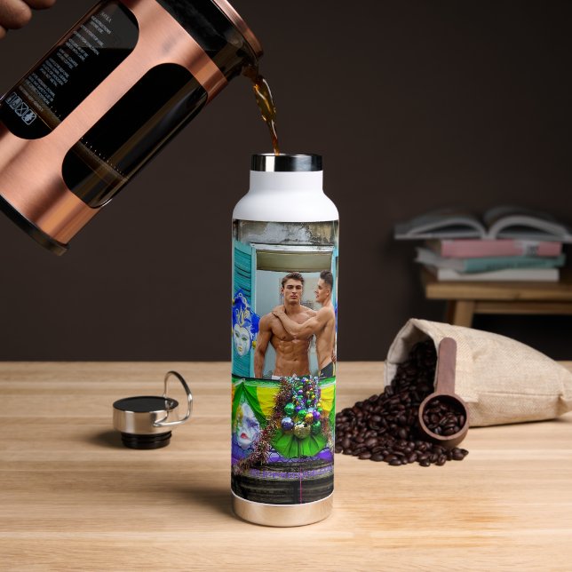 SlipperyJoe's festive Mardi Gras scene two men wea Water Bottle (Coffee)