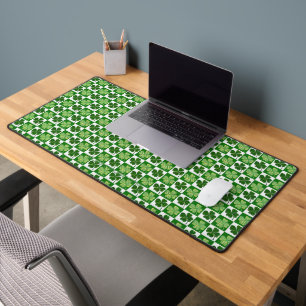 SlipperyJoe's Saint Patrick's Day four leaf clover Desk Mat