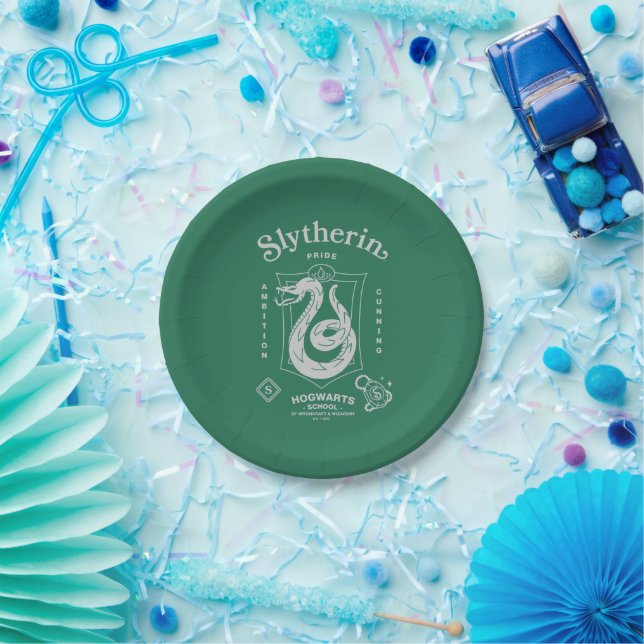SLYTHERIN™ Pride Ambition Cunning Crest Paper Plates (Party)